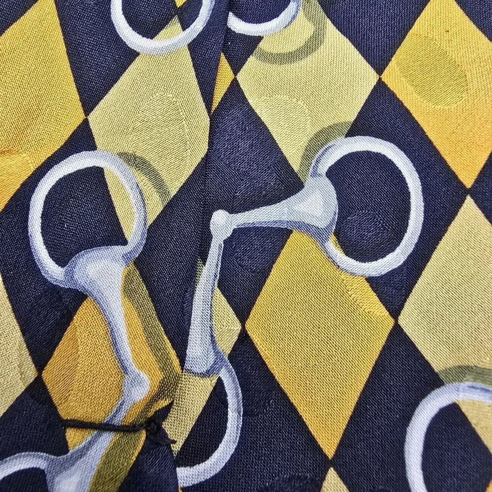 Mens Necktie Vintage Looney Tunes Mania Yellow 56.5